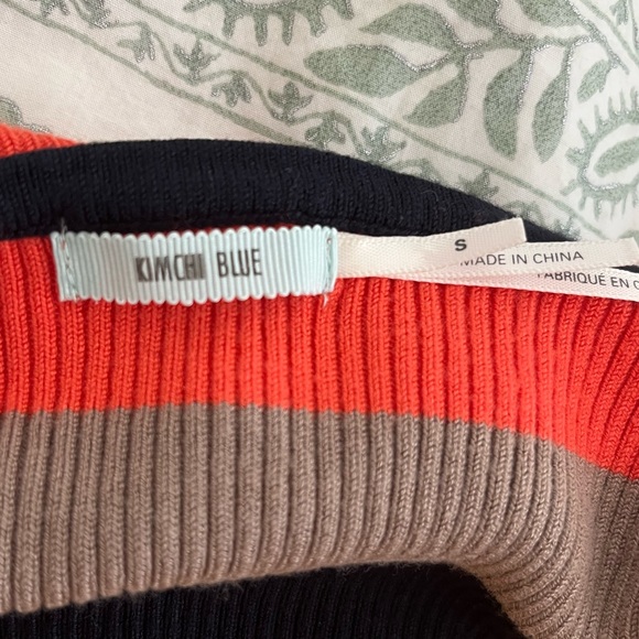 Knit Off the Shoulder Crop Top - Picture 2 of 6